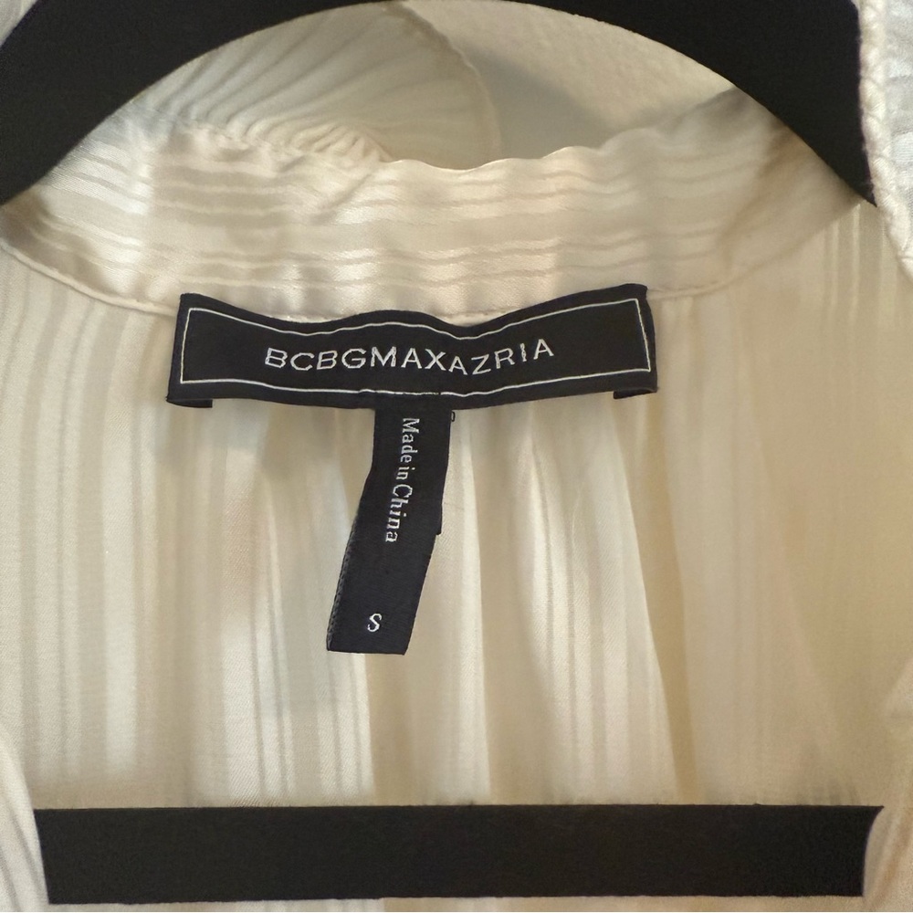 BCBGMaxAzria Ivory Pleated Top - Picture 3 of 3